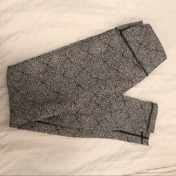 Lululemon Wunder Under Pant Sz 4 - Picture 2 of 4